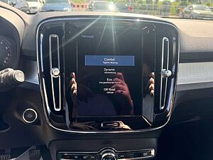 Volvo  XC40 Momentum Pro, T3 Schaltgetriebe