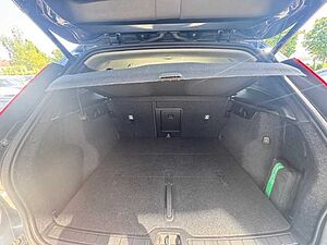 Volvo  XC40 Momentum Pro, T3 Schaltgetriebe