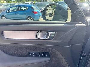 Volvo  XC40 Momentum Pro, T3 Schaltgetriebe