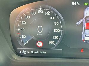 Volvo  XC40 Momentum Pro, T3 Schaltgetriebe