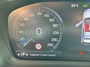 Volvo  XC40 Momentum Pro, T3 Schaltgetriebe