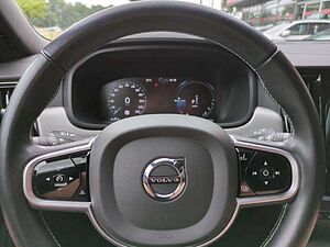 Volvo  V90 T8 TWIN ENGINE AWD Automatikgetriebe (223+65kW/303+87PS) R-Design