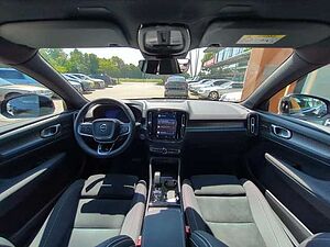 Volvo  XC40 Ultra, B4 Mild-Hybrid, Benzin, Dark