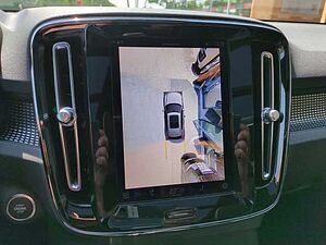 Volvo  XC40 Ultra, B4 Mild-Hybrid, Benzin, Dark