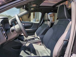 Volvo  XC40 Ultra, B4 Mild-Hybrid, Benzin, Dark