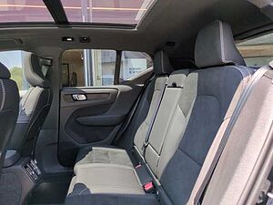 Volvo  XC40 Ultra, B4 Mild-Hybrid, Benzin, Dark