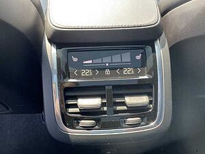 Volvo  XC90 Recharge Ultimate, T8 AWD Plug-in Hybrid, Elektrisch/Benzin, Dark, 7 Sitze