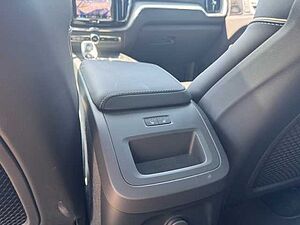 Volvo  XC60 Black Edition Ultra, T8 AWD Plug-in Hybrid, Elektrisch/Benzin