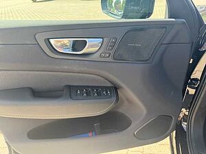 Volvo  XC60 Black Edition Ultra, T8 AWD Plug-in Hybrid, Elektrisch/Benzin