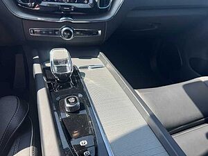 Volvo  XC60 Black Edition Ultra, T8 AWD Plug-in Hybrid, Elektrisch/Benzin