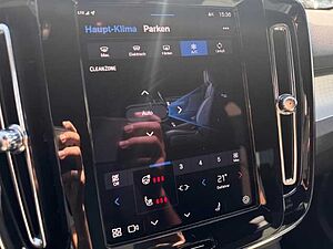 Volvo  XC40 Plus, B3 Mild-Hybrid, Benzin, Dark