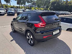 Volvo  XC40 Plus, B3 Mild-Hybrid, Benzin, Dark