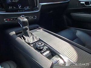 Volvo  V90 CROSS COUNTRY D4 AWD Geartronic (140KW/190PS) CROSS COUNTRY aut.