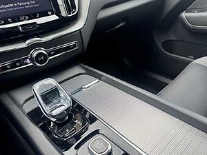 Volvo  XC60 Black Edition Ultra, B5 AWD Mild-Hybrid, Benzin