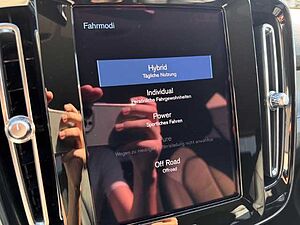 Volvo  XC40 Recharge Plus, T5 Plug-in Hybrid, Elektrisch/Benzin, Dark