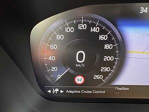 Volvo  XC40 Recharge Plus, T5 Plug-in Hybrid, Elektrisch/Benzin, Dark