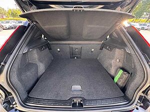 Volvo  XC40 Recharge Plus, T5 Plug-in Hybrid, Elektrisch/Benzin, Dark