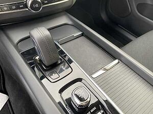 Volvo  XC60 Momentum Pro, B4 Mild-Hybrid Diesel