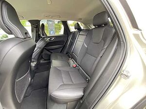 Volvo  XC60 Momentum Pro, B4 Mild-Hybrid Diesel