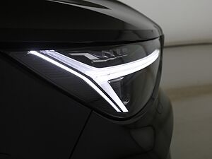 Volvo  XC40 Plus, B3 Mild-Hybrid, Benzin, Dark