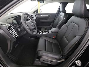 Volvo  XC40 Plus, B3 Mild-Hybrid, Benzin, Dark