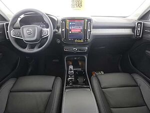 Volvo  XC40 Plus, B3 Mild-Hybrid, Benzin, Dark