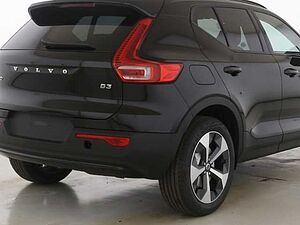 Volvo  XC40 Plus, B3 Mild-Hybrid, Benzin, Dark