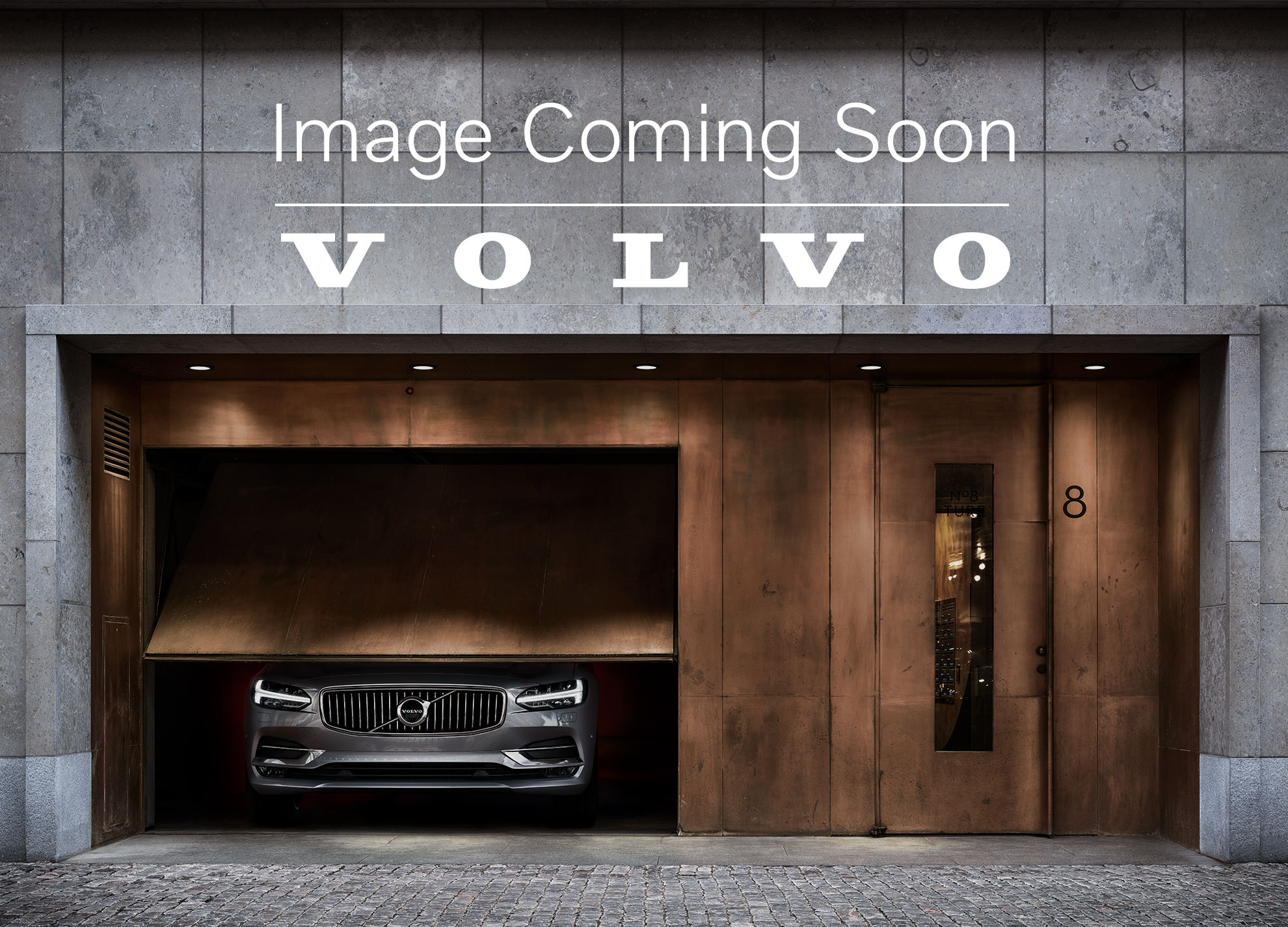 Volvo  B4 AWD Momentum Pro